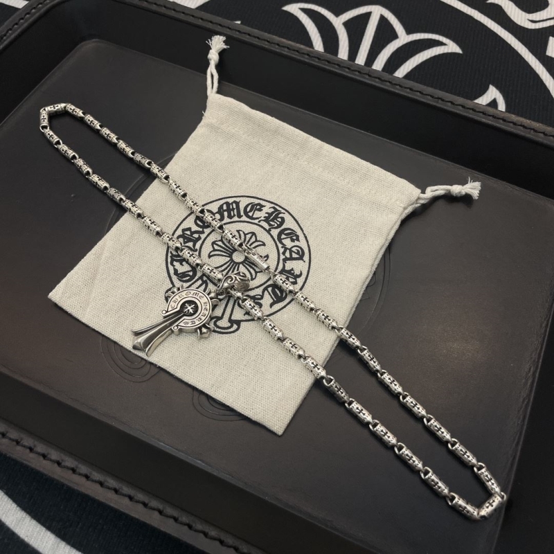 Ch*0me He**ts necklaces